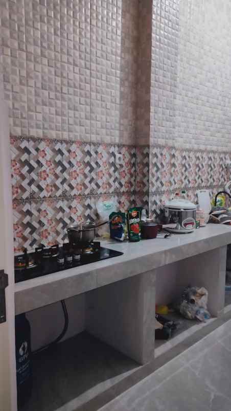 dijual rumah semampir tenga