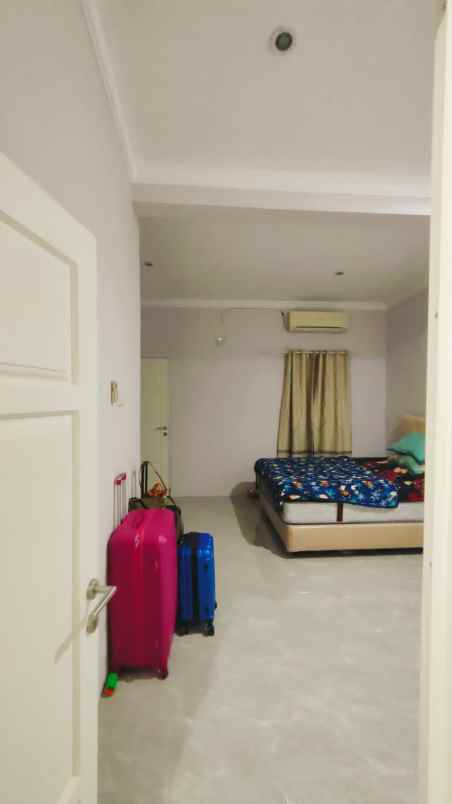 dijual rumah semampir tenga