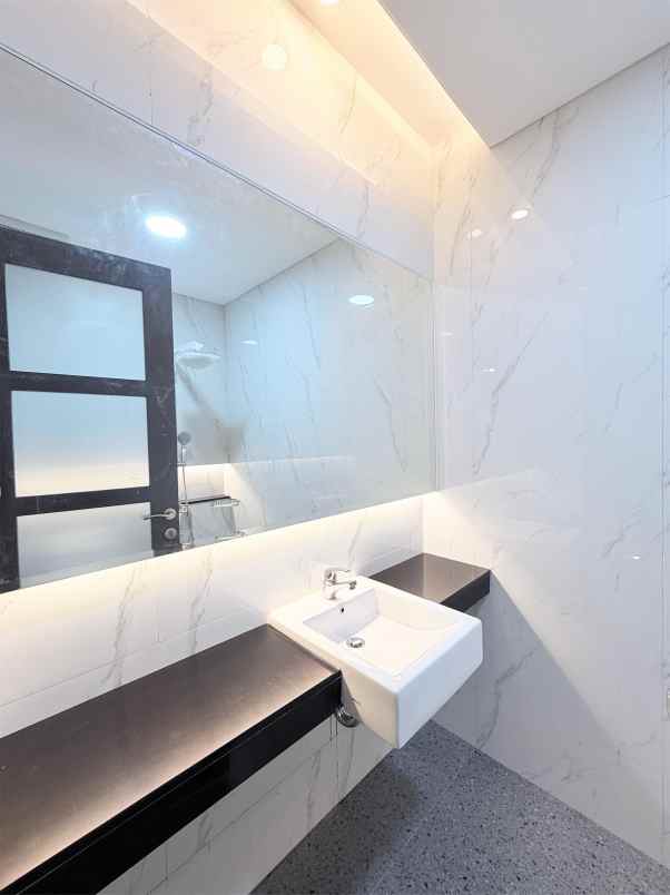 dijual rumah semi furnished area meruya jakarta barat