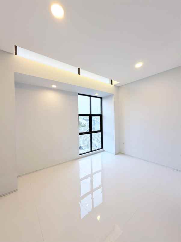 dijual rumah semi furnished area meruya jakarta barat