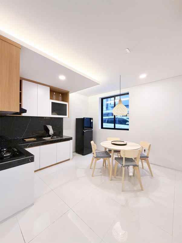 dijual rumah semi furnished area meruya jakarta barat