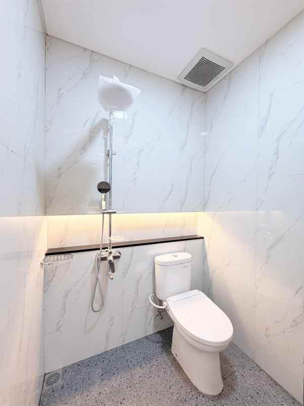 dijual rumah semi furnished area meruya jakarta barat