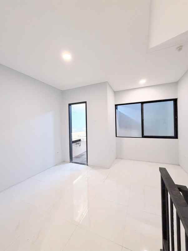 dijual rumah semi furnished area meruya jakarta barat
