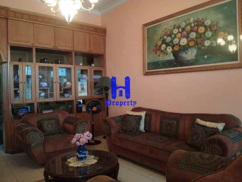 dijual rumah siap huni di jalan bunga tanjung xi medan