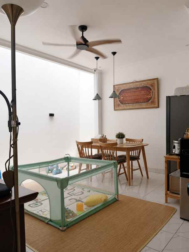 dijual rumah siap huni di legenda wisata cibubur