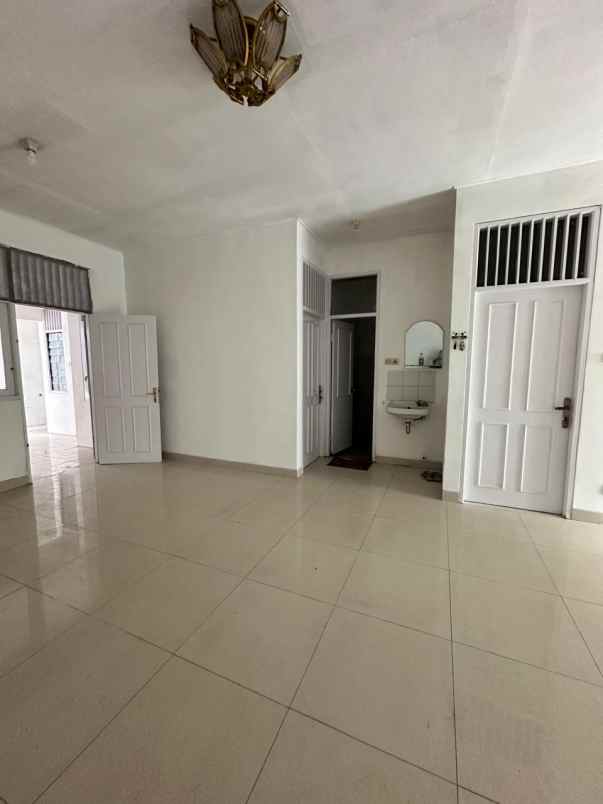 dijual rumah siap huni di taman gigi galaxy