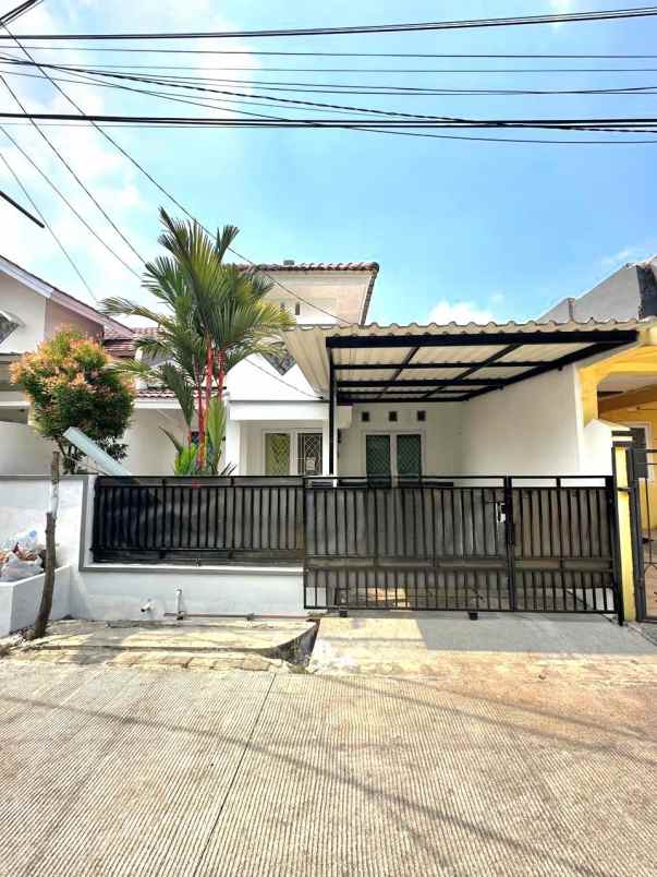 dijual rumah siap huni di taman gigi galaxy