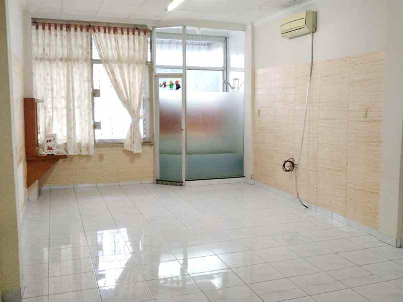 dijual rumah siap huni jalan flores medan