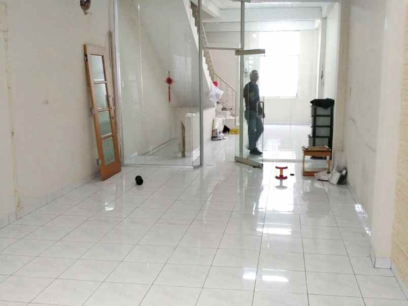 dijual rumah siap huni jalan flores medan