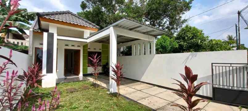 dijual rumah sleman barat