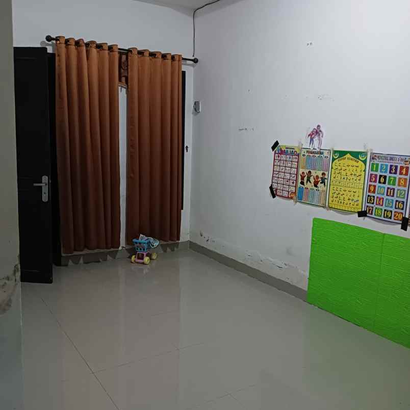 dijual rumah sriamur