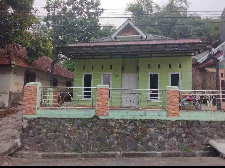 dijual rumah strategis pinggir jalan raya desa