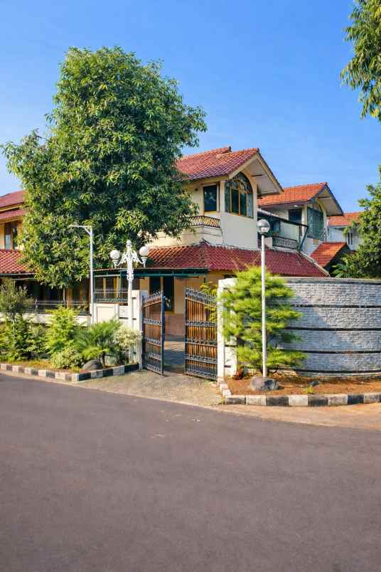 dijual rumah sultan di bona