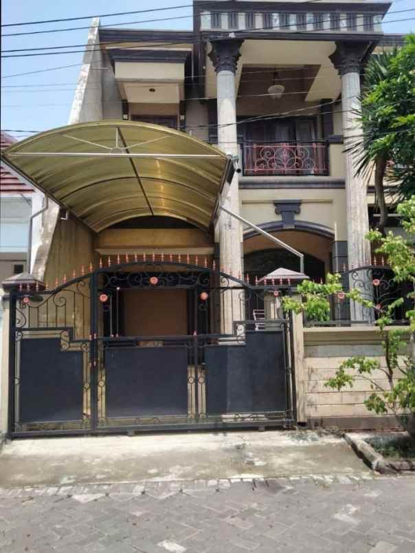 dijual rumah sutorejo