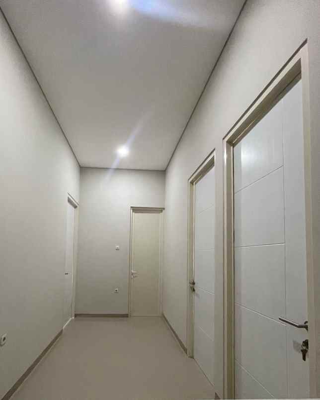 dijual rumah sutorejo prima