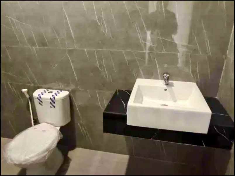 dijual rumah sutorejo prima