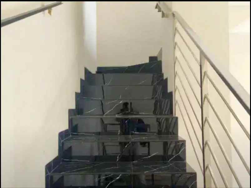 dijual rumah sutorejo prima