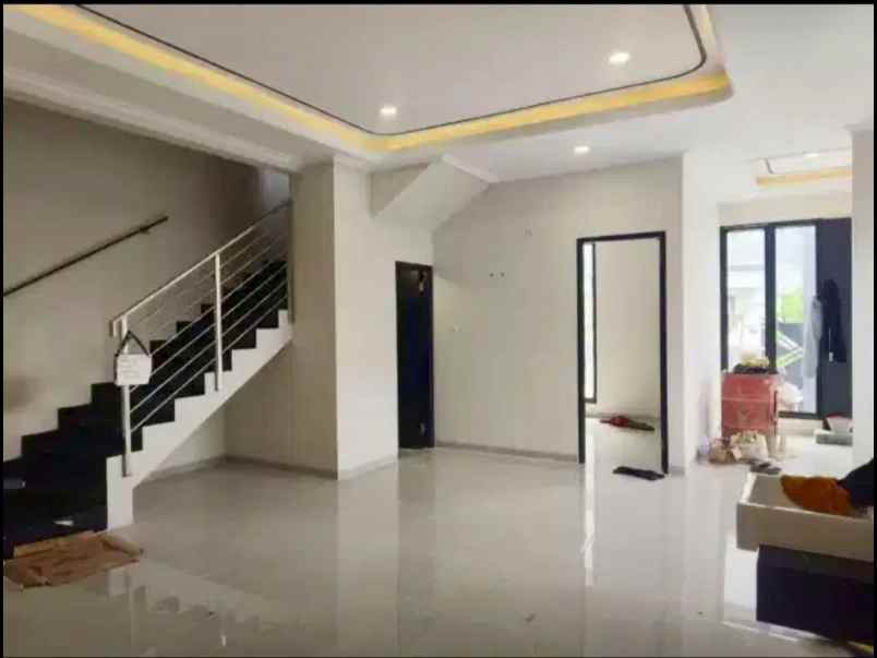 dijual rumah sutorejo prima