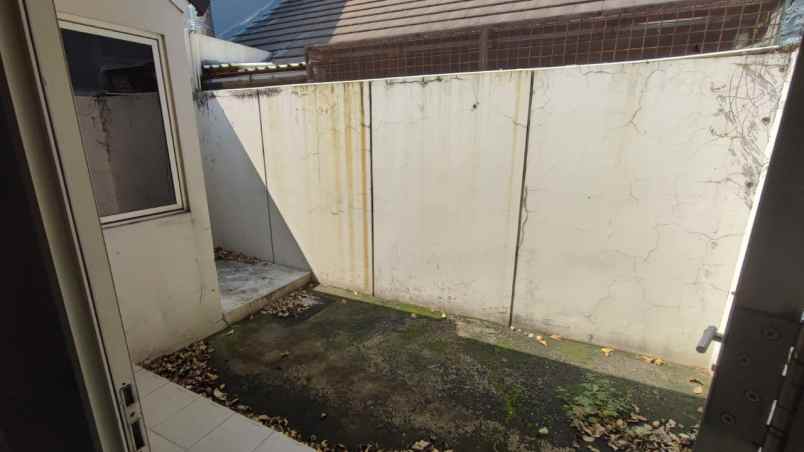 dijual rumah suvarna sutera cluster dhana