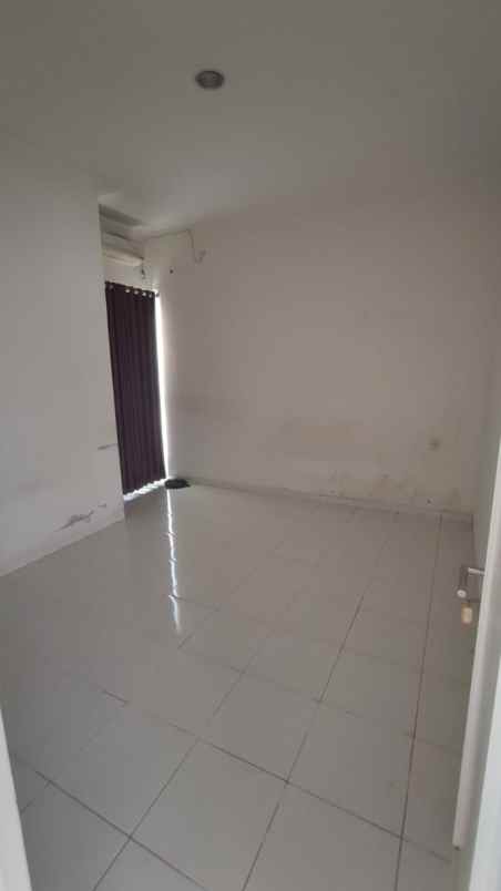 dijual rumah suvarna sutera cluster dhana