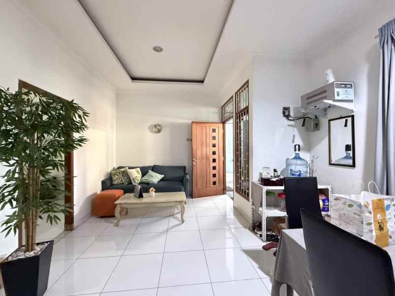 dijual rumah tanah tinggi johar baru