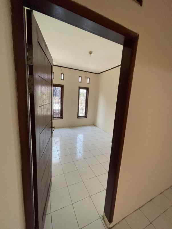 dijual rumah telaga mas bekasi