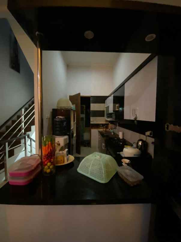 dijual rumah terrace setiabudi