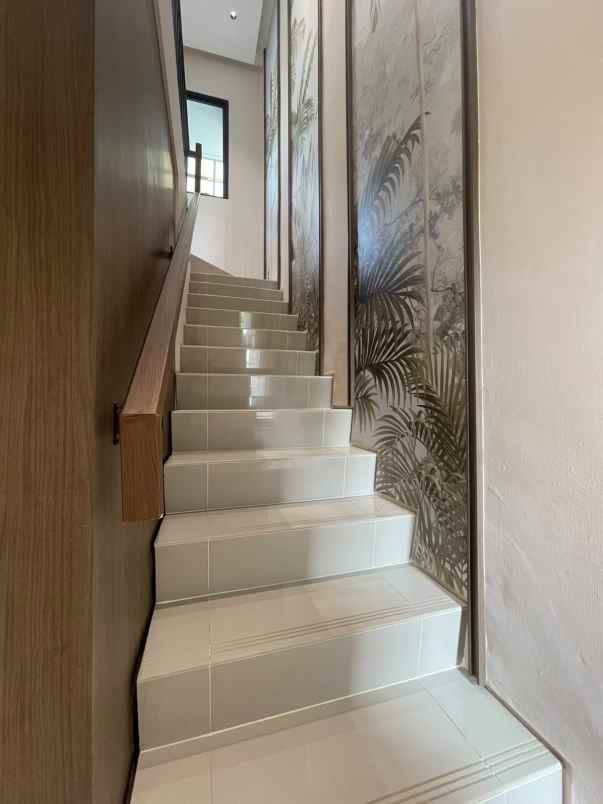 dijual rumah the forestine citra 8
