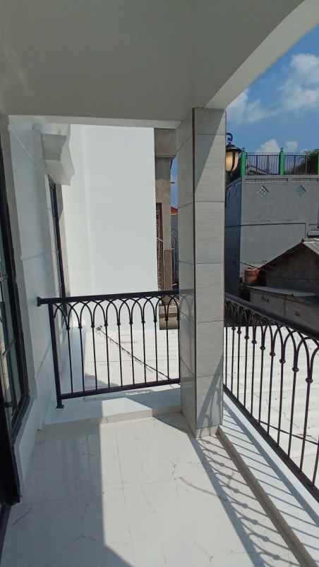 dijual rumah tirtajaya 5 menit stasiun