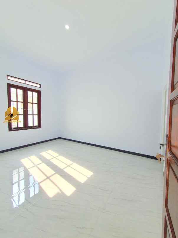 dijual rumah trjap037