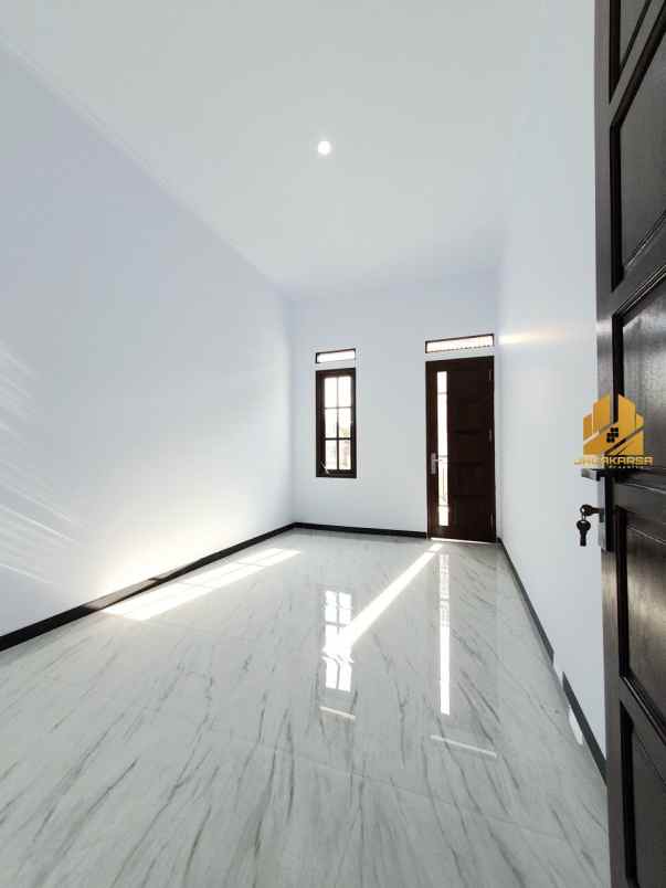 dijual rumah trjap037