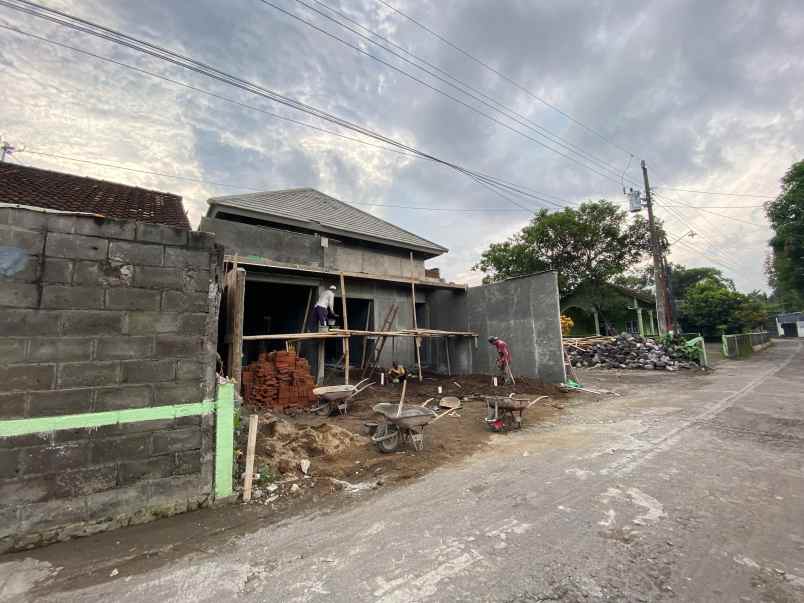 dijual rumah tundan purwomartani