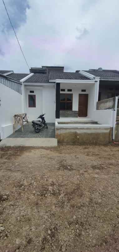 dijual rumah ujung berung