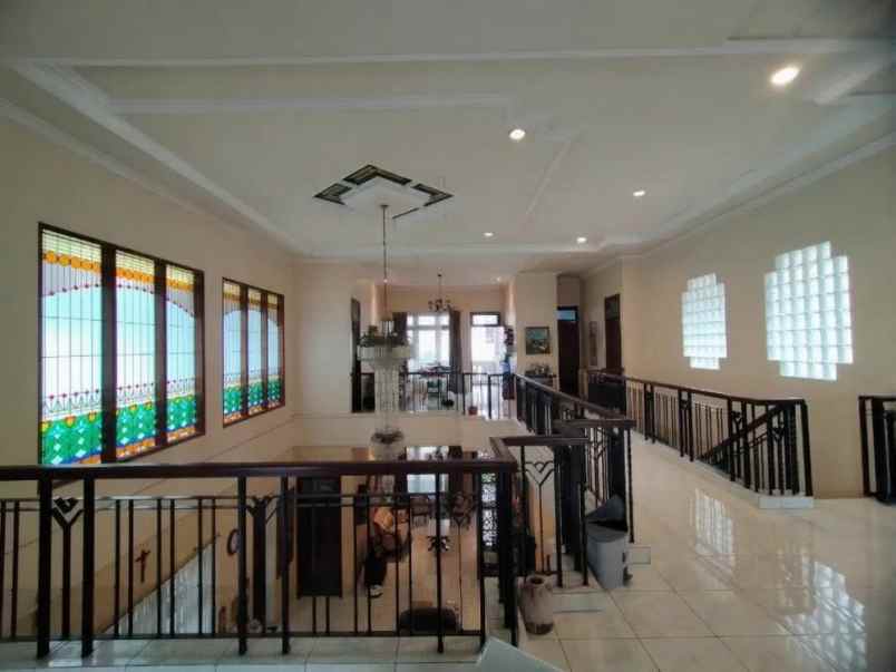 dijual rumah villa bukit indah pakuwon