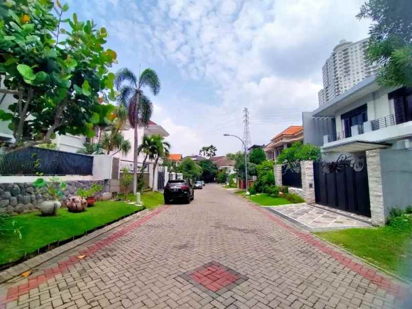 dijual rumah villa bukit indah pakuwon