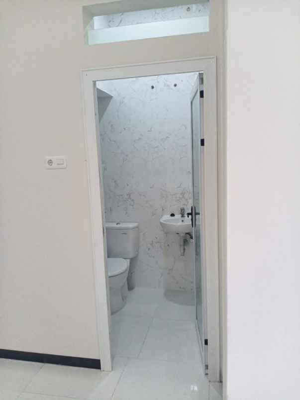 dijual rumah villa kalijudan