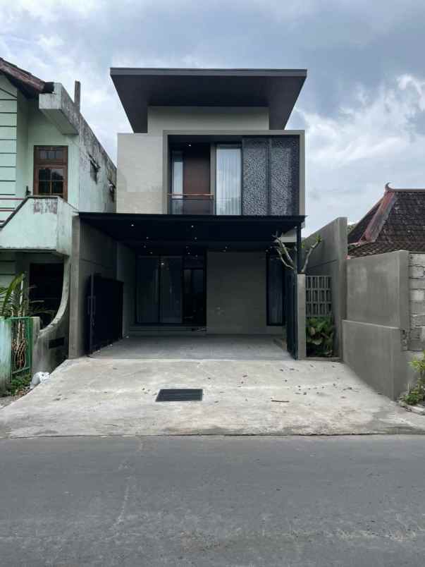 dijual rumah wedomartani ngemplak