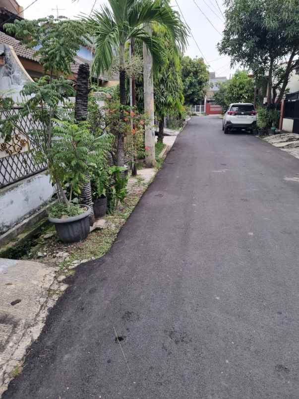 dijual rumah wisma asri