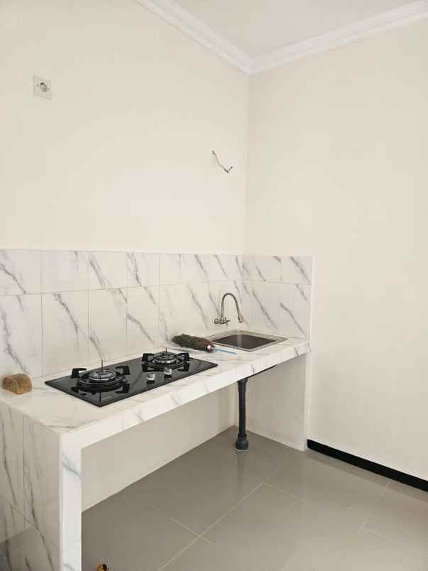 dijual rumah wisma bungurasih