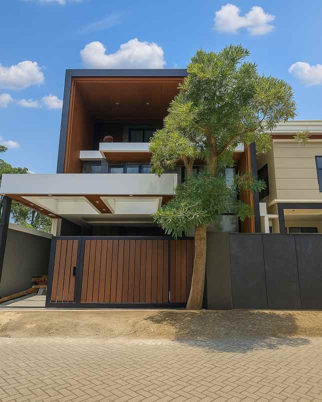 dijual rumah woodland