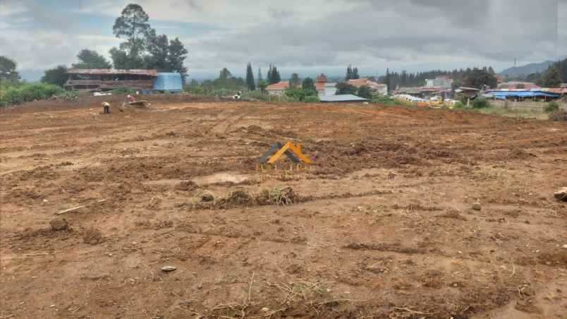 dijual tanah jalan kolam renang karo