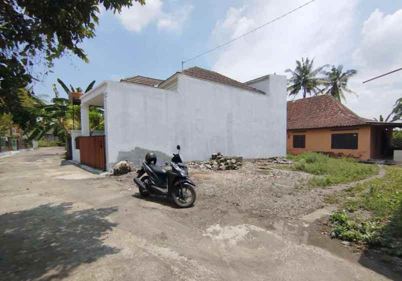 dijual tanah jl kaliurang km 12