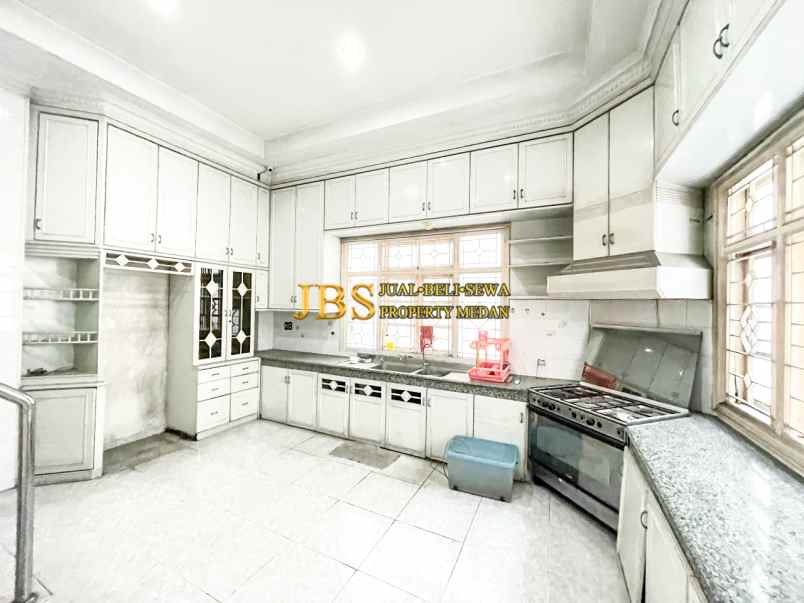 dijual villa jalan multatuli