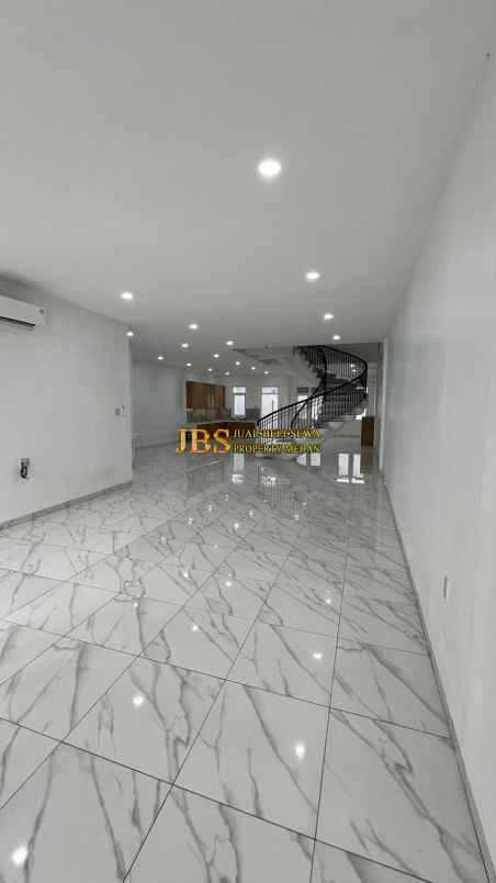 dijual villa komplek graha metropolitan