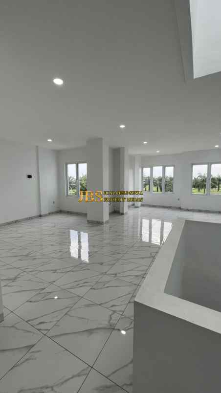 dijual villa komplek graha metropolitan