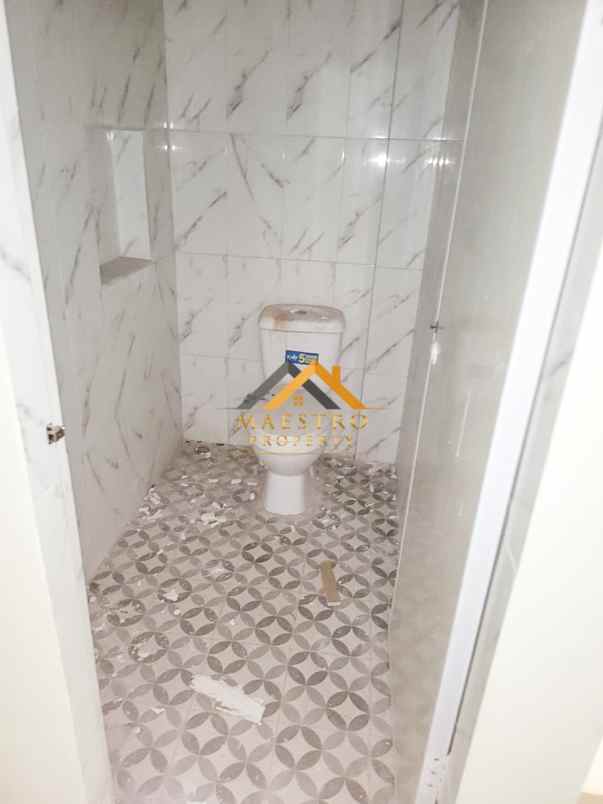 dijual villa komplek grand ayahanda