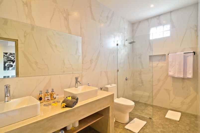 dijual villa seminyak