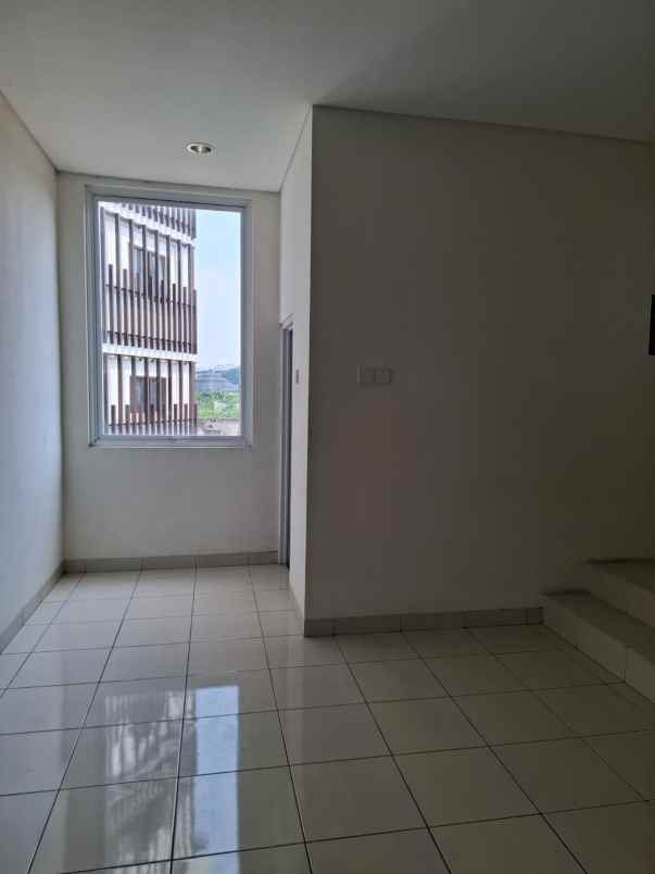 disewa ruko 3 lantai jgc jakarta timur
