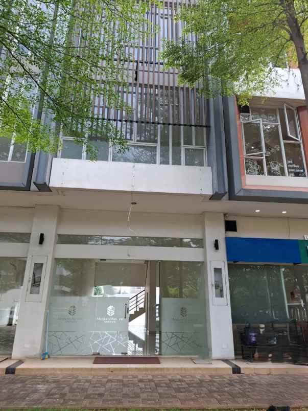 disewa ruko 3 lantai jgc jakarta timur