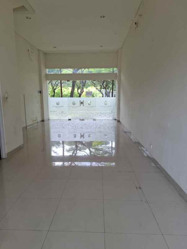 disewa ruko 3 lantai jgc jakarta timur